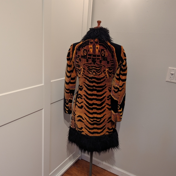 RARE Vivienne Tam Vintage Size 0 Tibetan Tiger Faux Fur Trim Tapestry Coat Wow! - Picture 4 of 5
